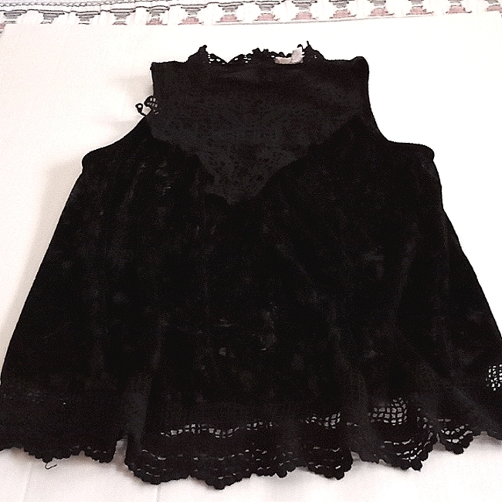 Entro Size Small  Color Black